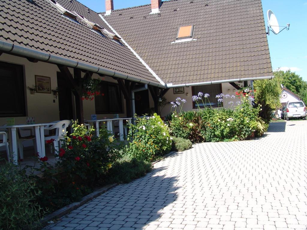 Eifert Haz Bed and Breakfast Balatongyörök Δωμάτιο φωτογραφία